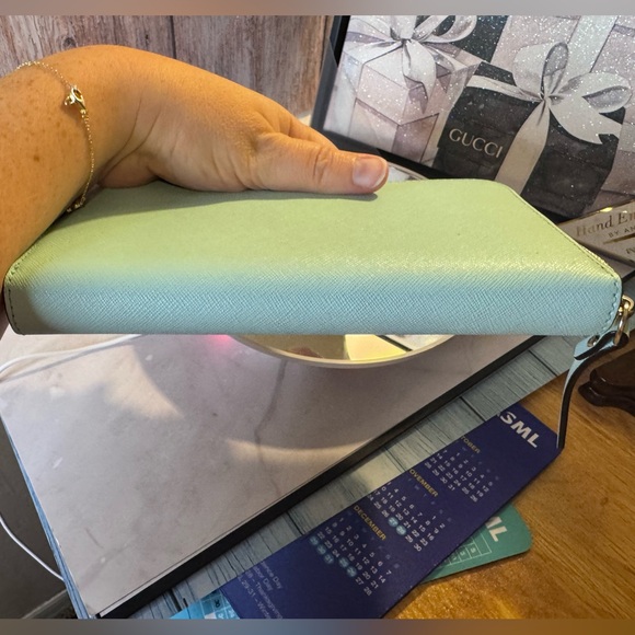 Kate Spade Leather Wallet with gold tone hardware mint green - EUC - Picture 10 of 14